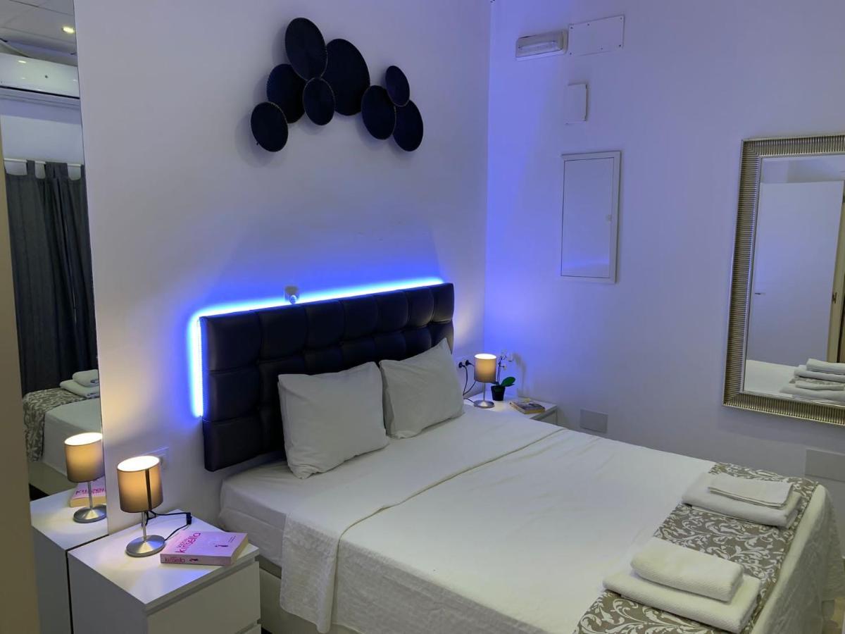 Apartament Benalmadena Puerto Marinaアパートメント エクステリア 写真